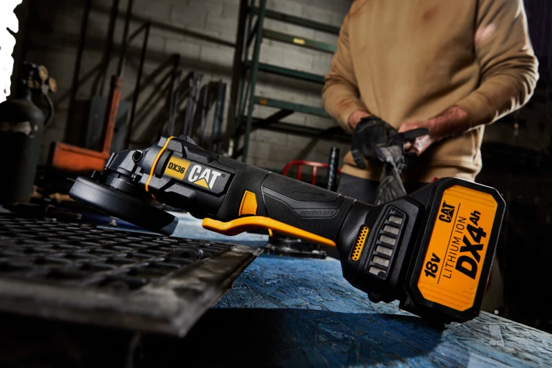 CAT Angle Grinder 220V 1200W 125mm x M14